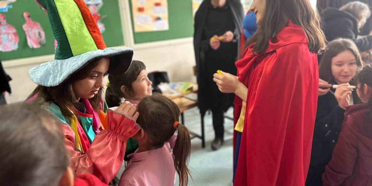 “Kardeşim Üşümesin” Diye Yola Çıktılar, 10 Yılda 10 Bin Öğrenciyi Isıttılar