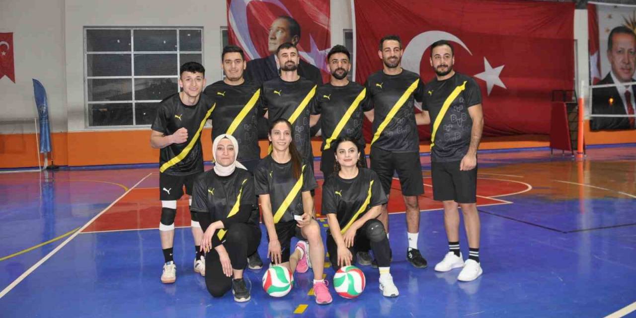 Bulanık’ta Kurumlar Arası Voleybol Turnuvası Başladı