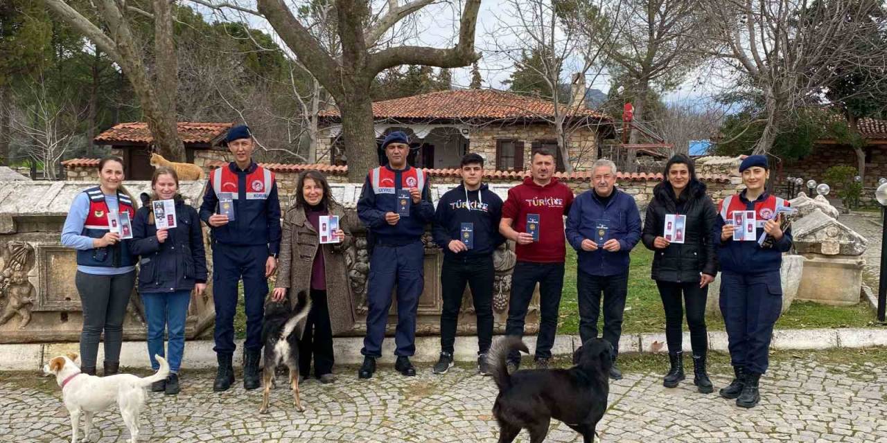 Jandarma Ekipleri Antik Kent Ziyaretçilerini Bilgilendirdi