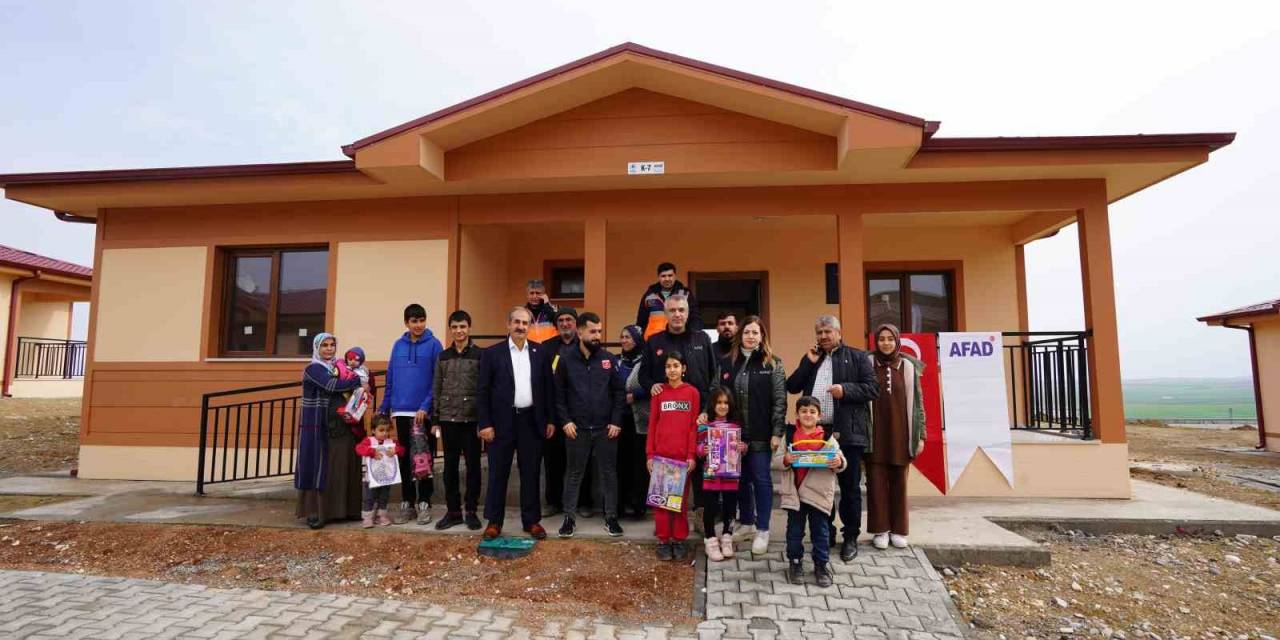 Adıyaman’da Köy Konutlarının Anahtarları Teslim Edildi