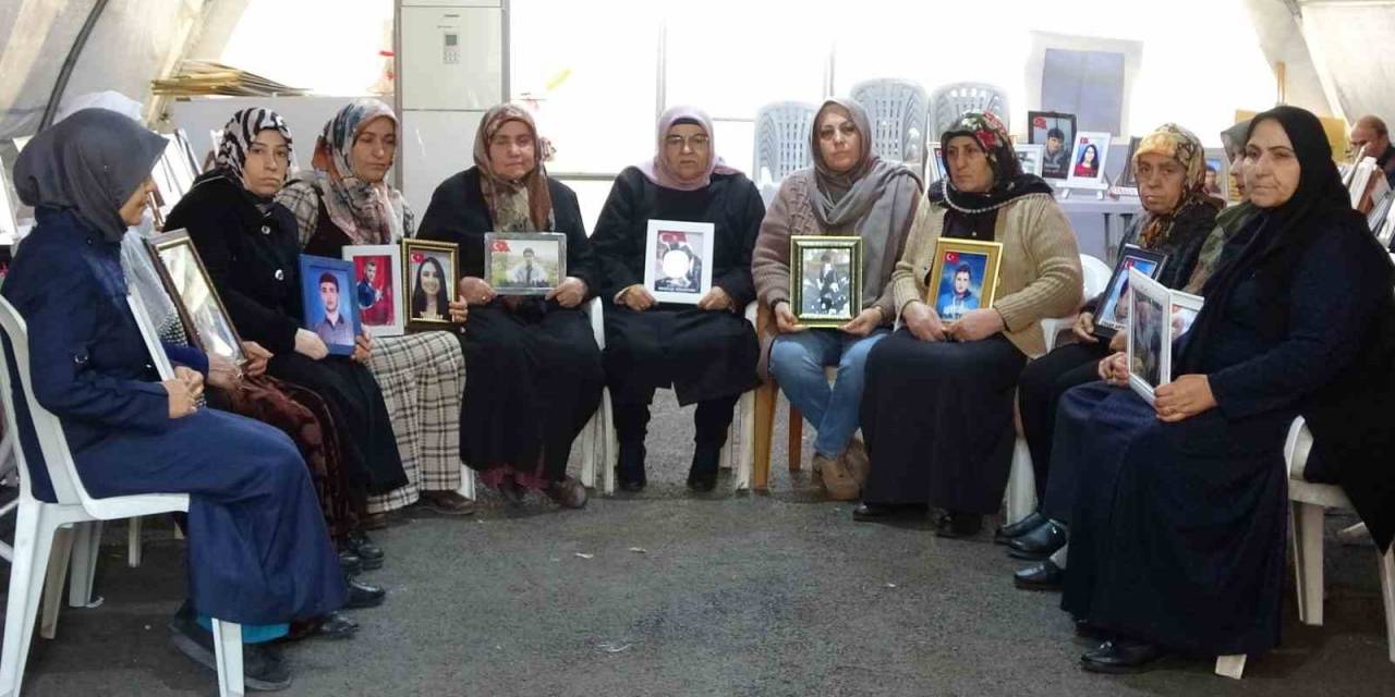 Evlat Nöbetindeki Anneler Bin 629 Gündür Çocuklarının Yolunu Gözlüyor