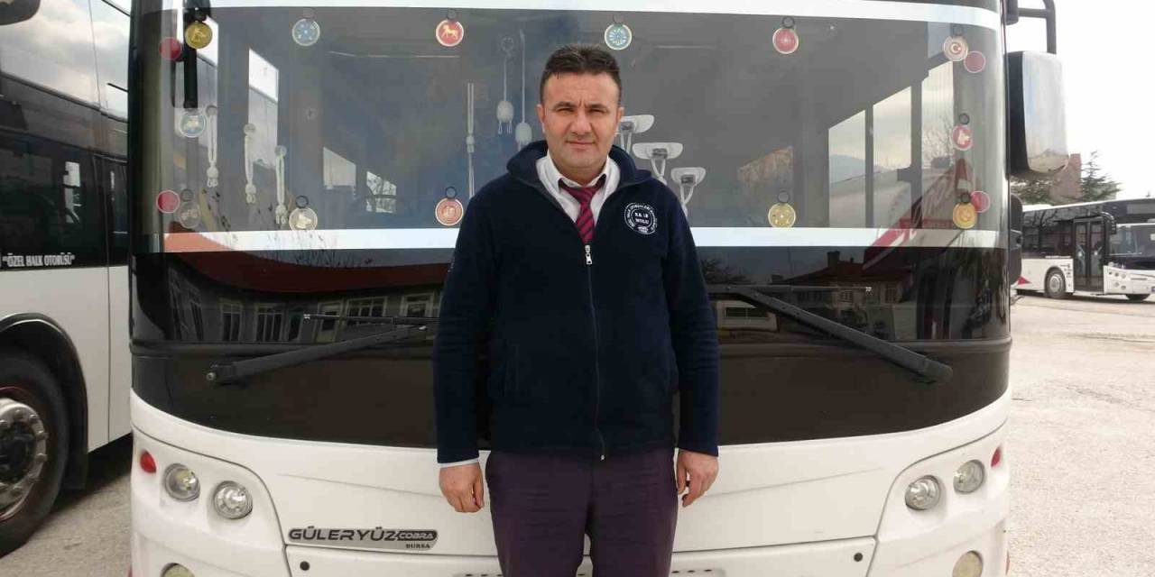 Otobüste Fenalaşan Öğrenciyi Hastaneye Yetiştiren Şoför: “Benim Yerimde Kim Olsa Aynı Şeyi Yapardı”