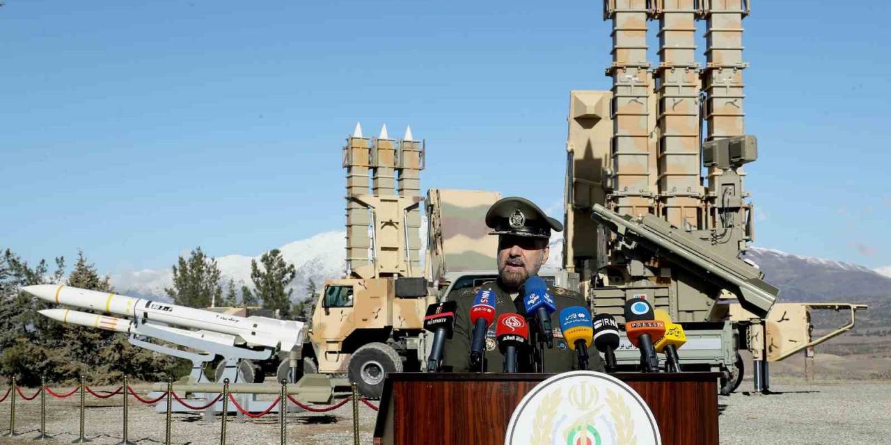 İran, İki Yeni Hava Savunma Sistemini Tanıttı