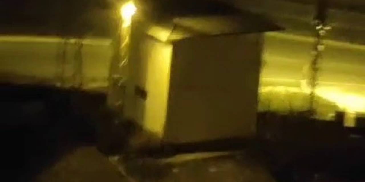 Evin İkinci Katına Tır Çarpması Kamerada