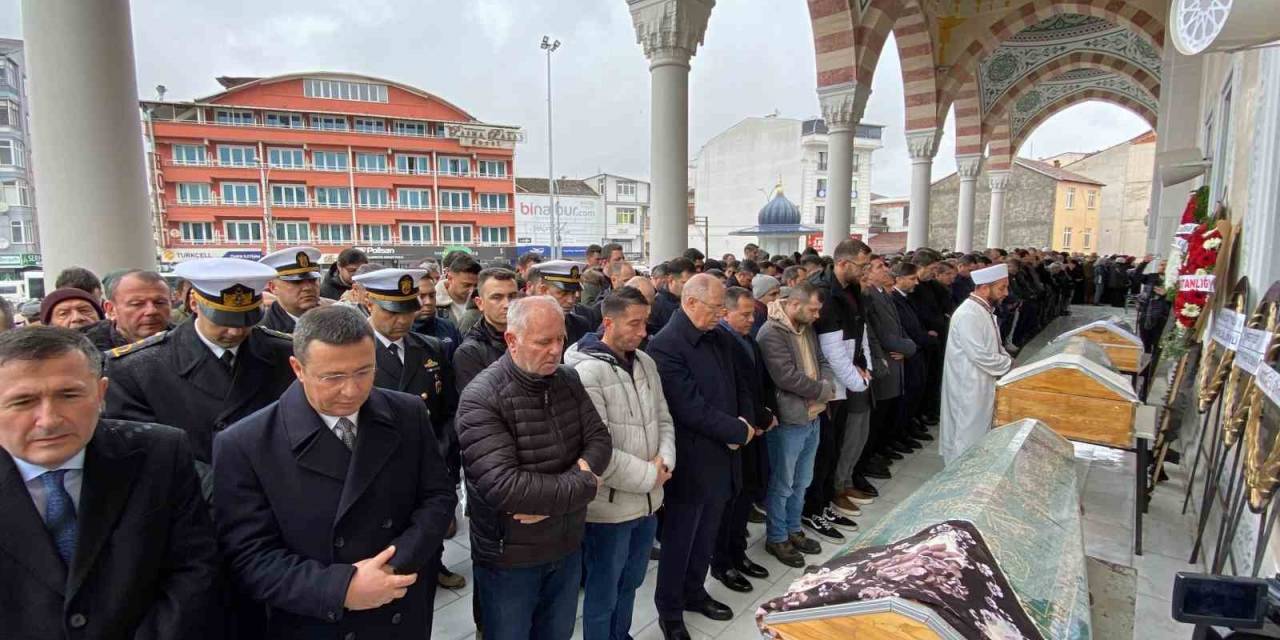 Dede İle Torunu Aynı Günde Ölmesi Aileyi Yasa Boğdu
