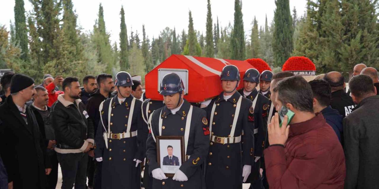 Rahatsızlık Sonucu Hayatını Kaybeden Asker Son Yolculuğuna Uğurlandı