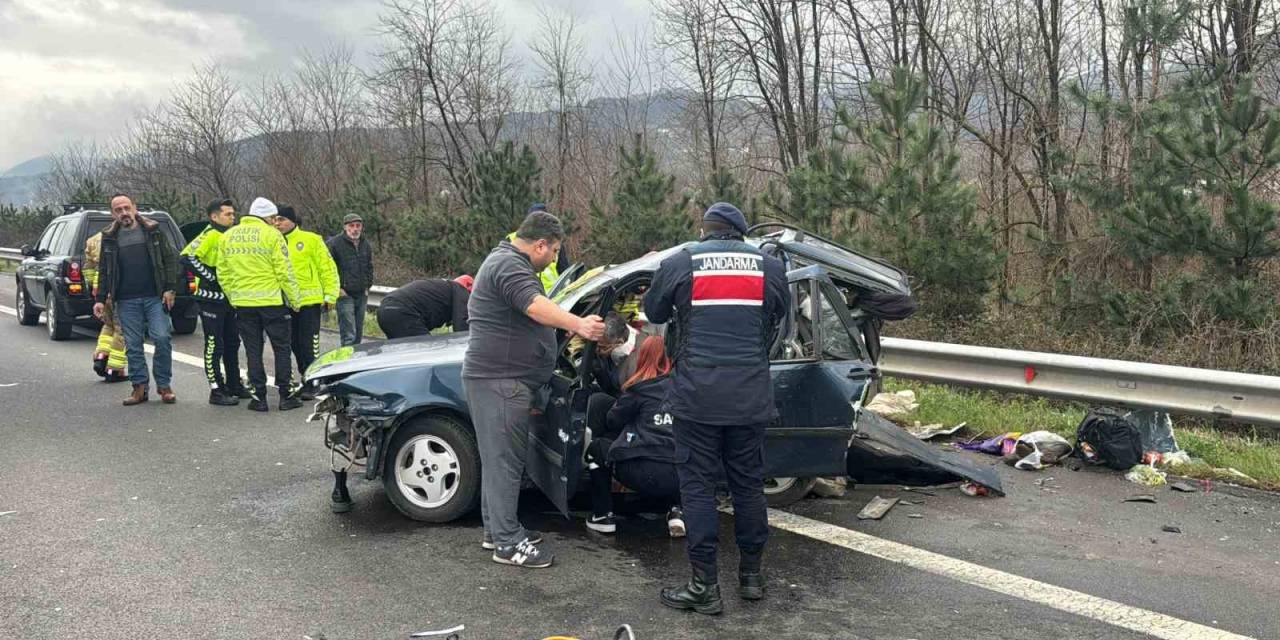 Otoyolda Feci Kaza: 1 Ölü, 2’si Ağır 5 Yaralı