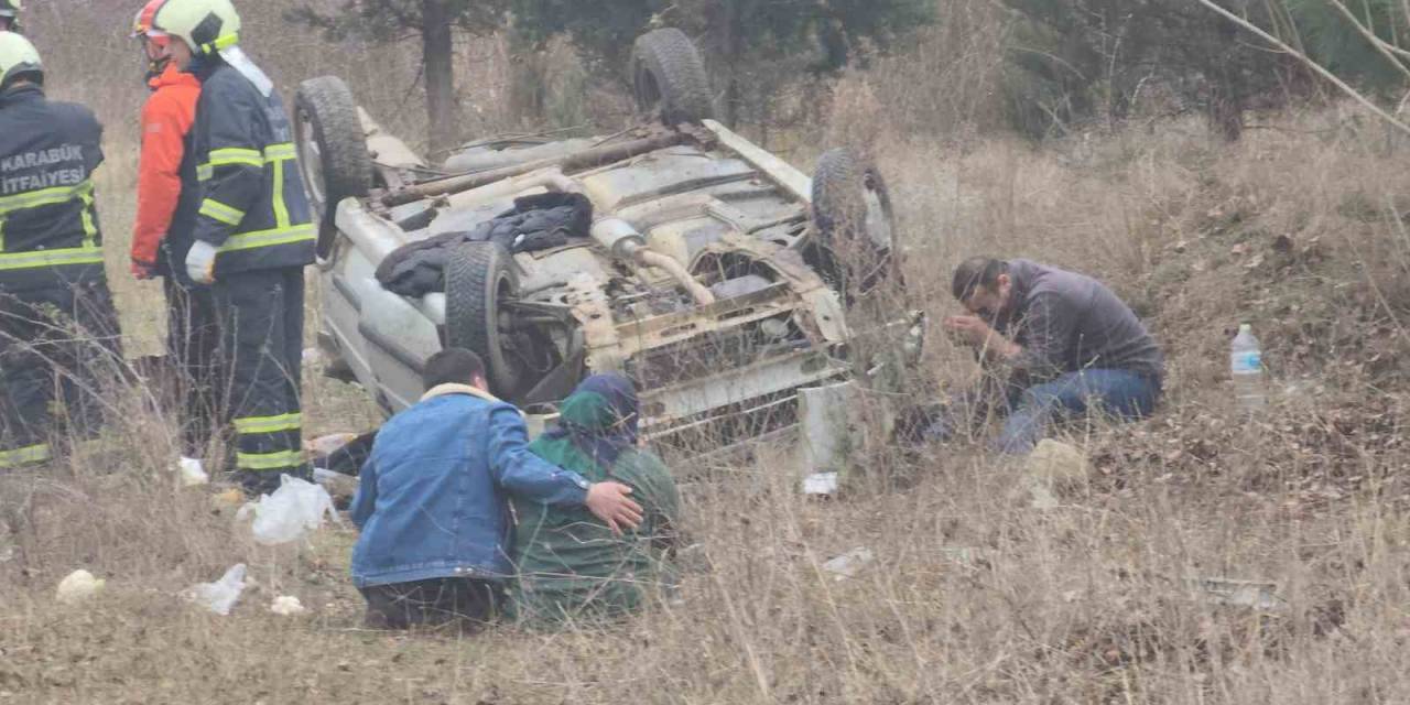 Kendi Yarasını Unutup Dakikalarca Annesinin Cenazesi Başında Gözyaşı Döktü