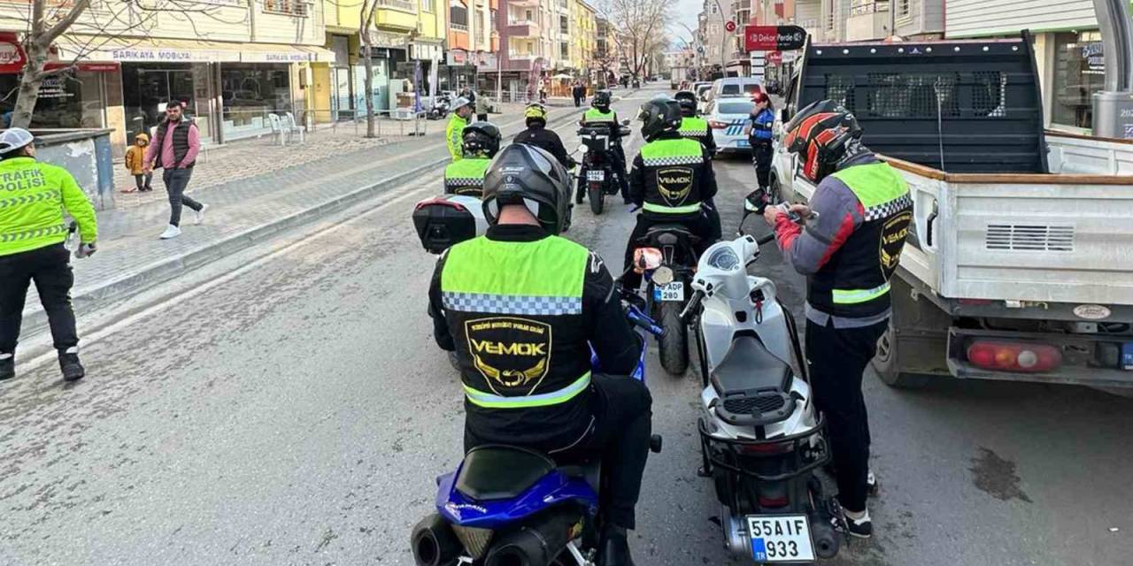 Vezirköprü’de Motorculardan Farkındalık Sürüşü