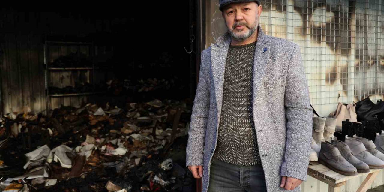 İzmir’de 69 Gün Arayla 2. Kez Yanan İş Yeri Küle Döndü