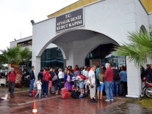 Ege Adalarındaki Sığınmacılar Türk Turizmini De Vurdu