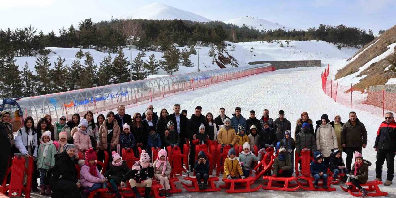 Kardeşliğe Uzanan Eller Kızaklarda Buluştu