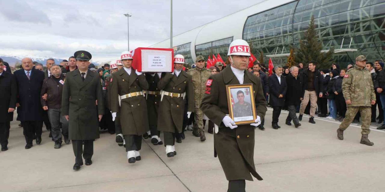 Erzincanlı Şehit Havalimanında Karşılandı