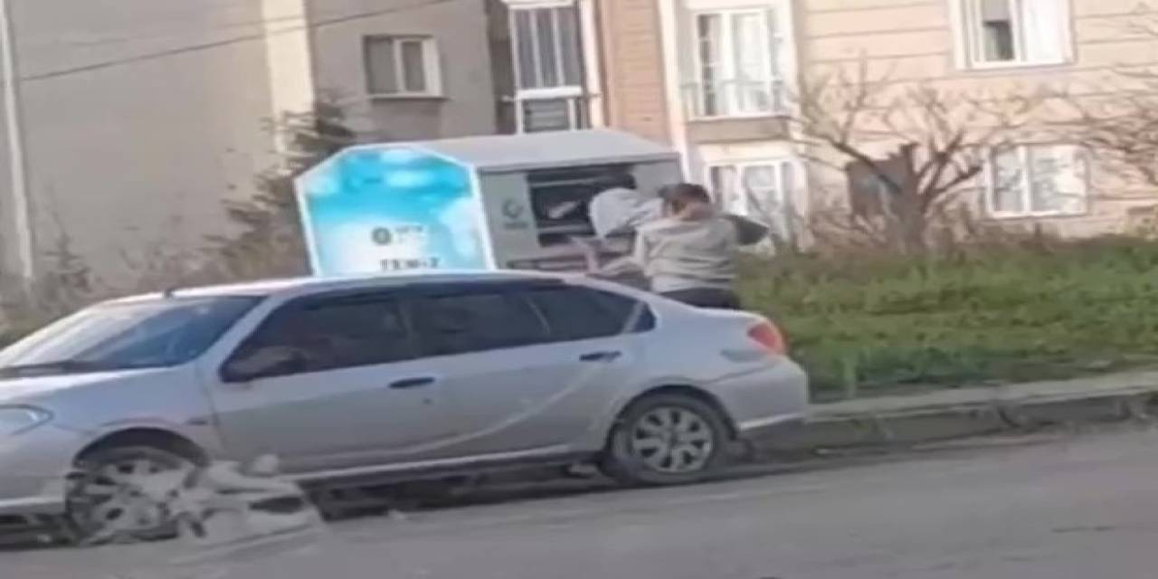 Giysi Kumbarasından Çocuk Çıktı