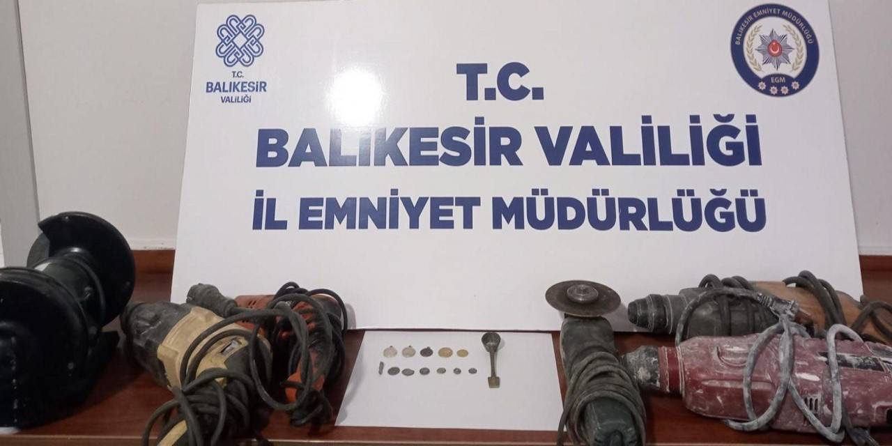 Çalınan Malzemeler İçin Gittiler Tarihi Eser Çıktı