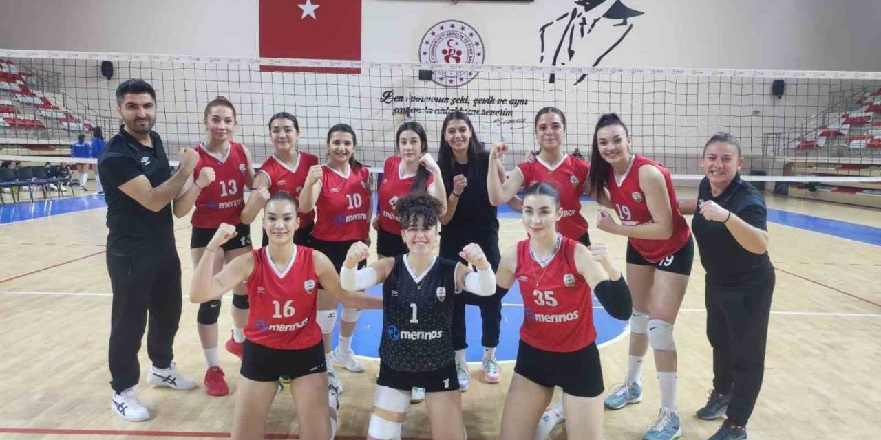 Besni Gsk Kadın Voleybol Takımı Play-off ‘A Galibiyetle Başladı