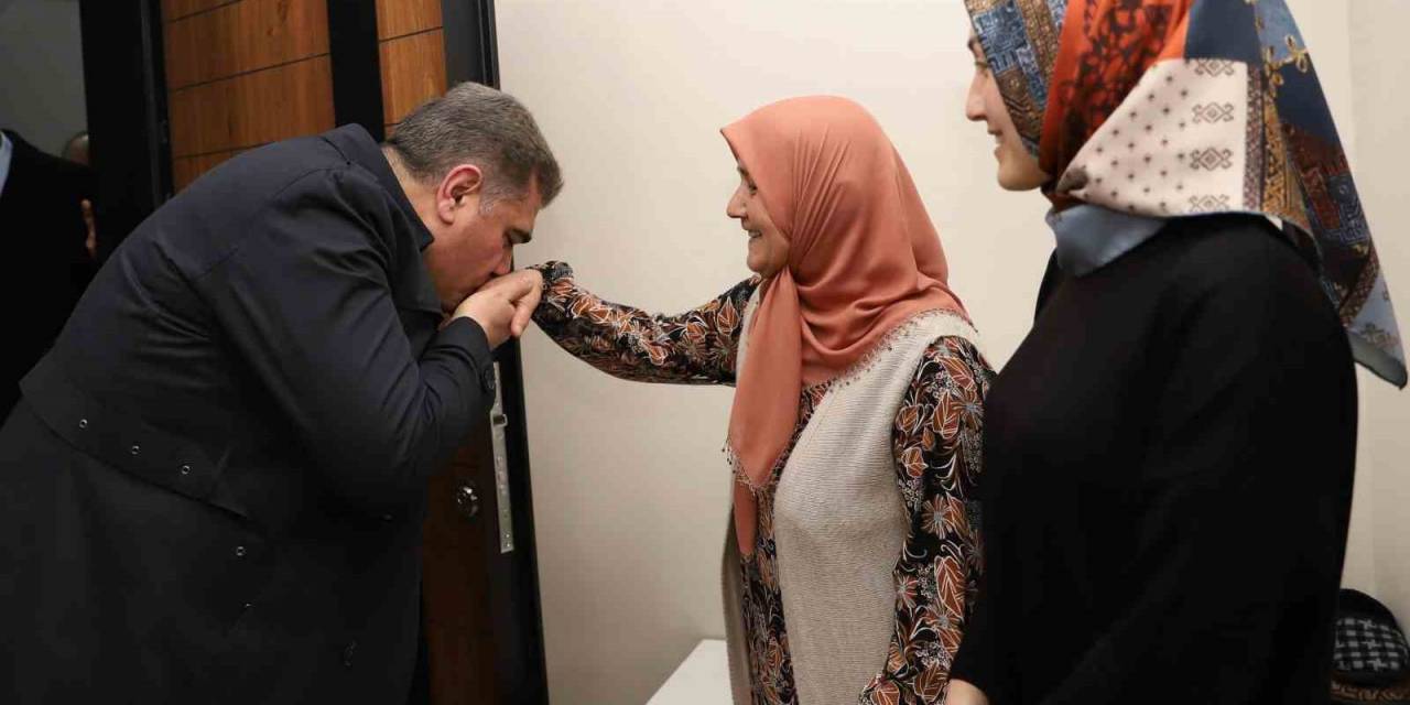 Vali Aslan Şehit Ailelerini Yalnız Bırakmıyor