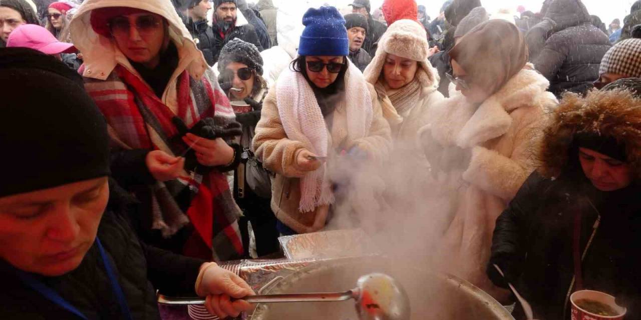 Giresun’da “Kar Festivali” Renkli Görüntüler Oluşturdu