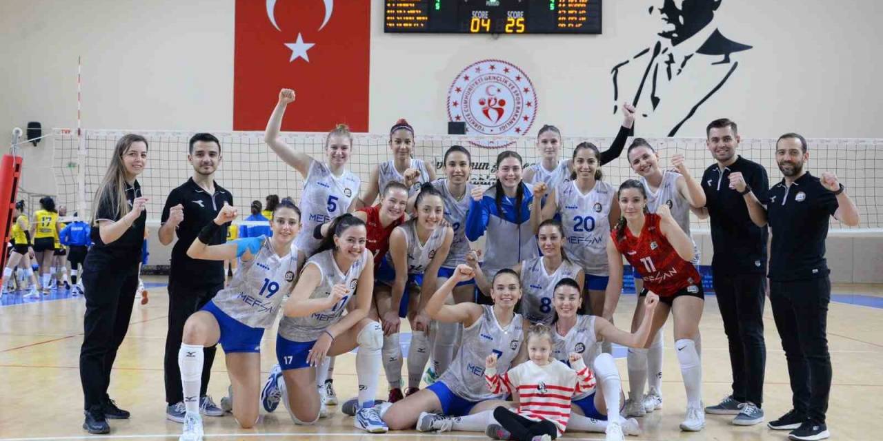 Bozüyük Belediyesi Eğitim Ve Spor Kulübü Voleybol Takımı, Yarı Finale Yükseldi