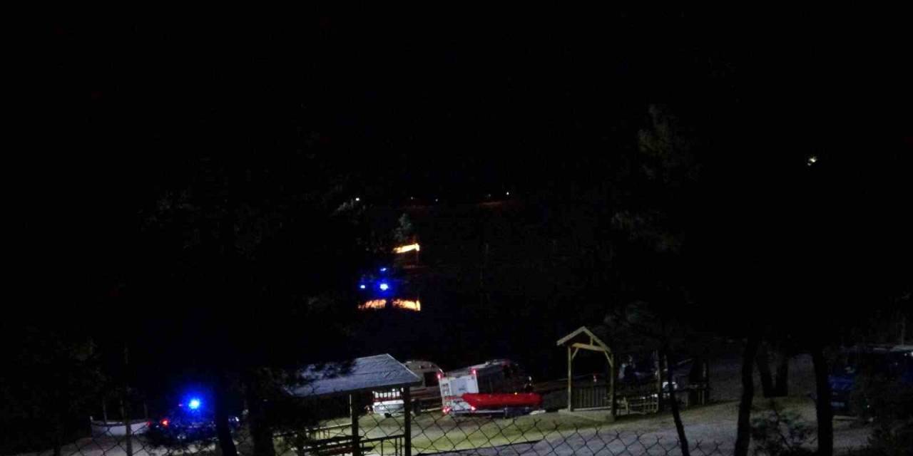 Park Halindeki Otomobil Gölete Uçtu: 1 Kişi Kayıp