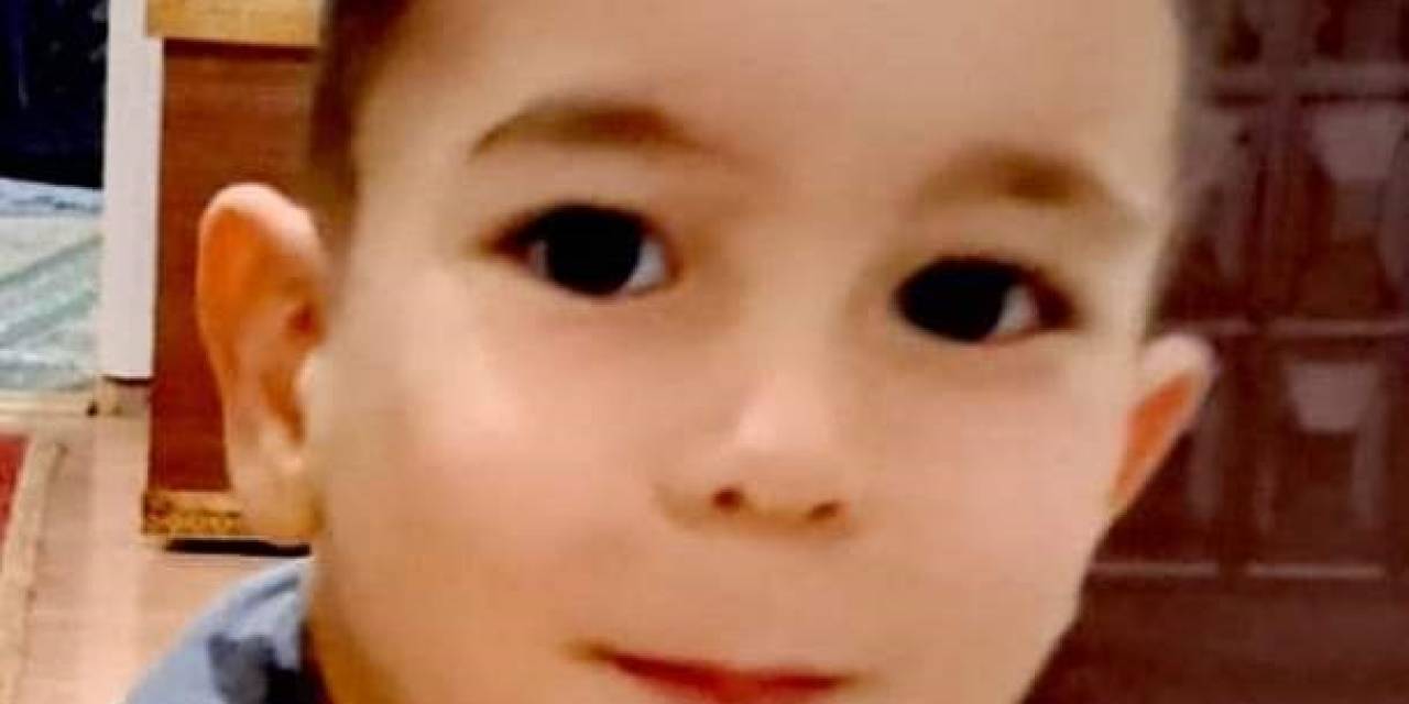 Nefes Borusuna Lokum Parçası Yapışan 3 Yaşındaki Alpaslan, 11 Günlük Yaşam Savaşını Kaybetti