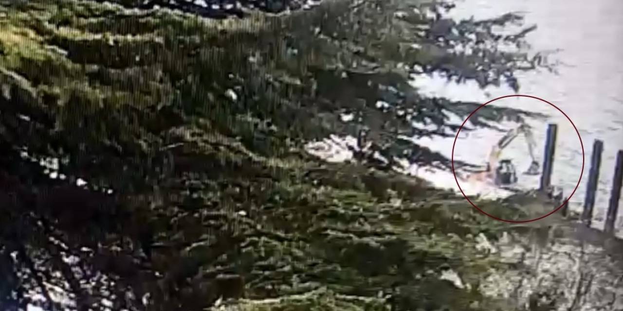 Kuruçeşme’de İbb Çalışmasında Toprak Kepçenin Ağırlığıyla Çökmüştü: O Anlar Kamerada