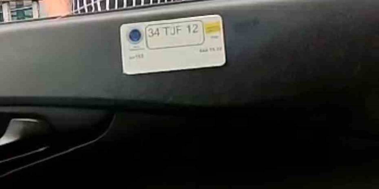 İstanbul’da İlginç Anlar Kamerada: Turistler Taksici İle Pazarlık Yaptı