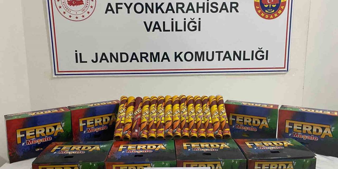 İzinsiz Hava Fişek Ve Meşale Satışı Yapan Zücaciyeye Jandarma Baskını
