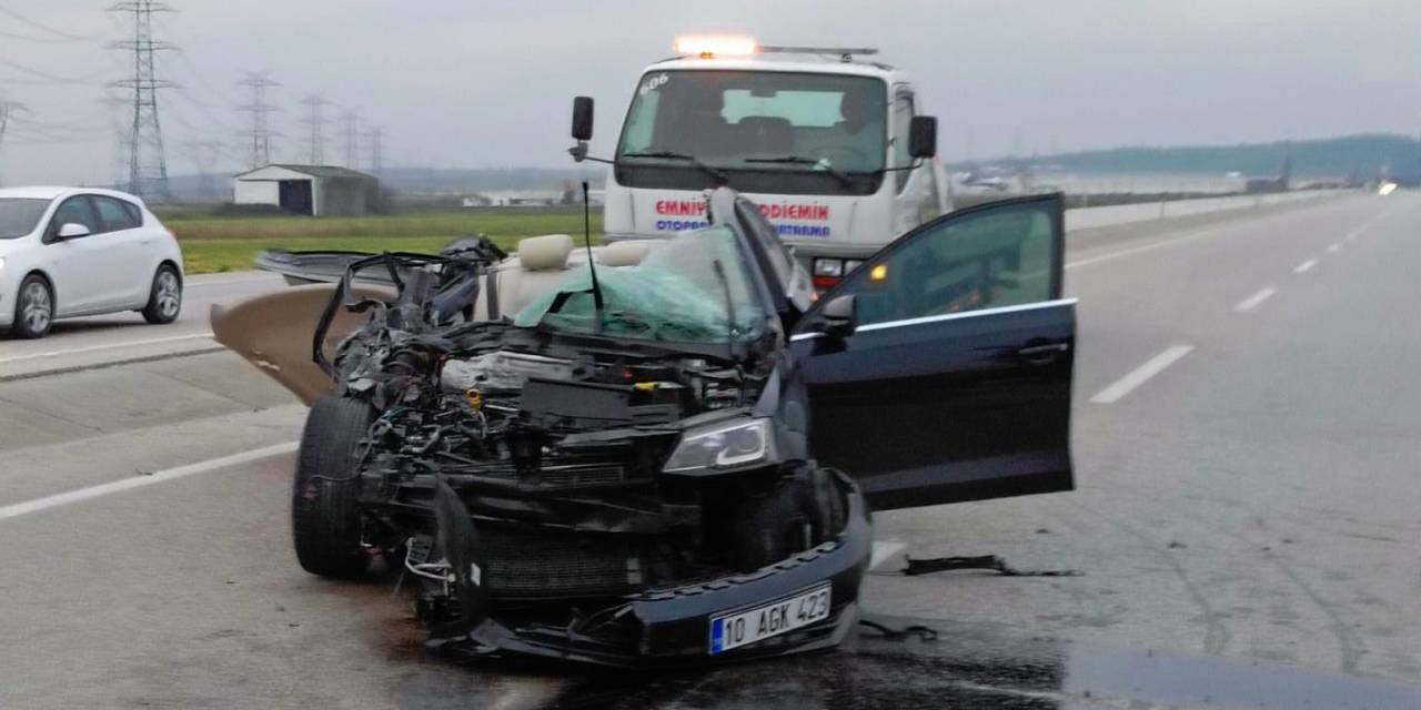 Kamyonete Çarpan Otomobildeki Yolcu Hayatını Kaybetti