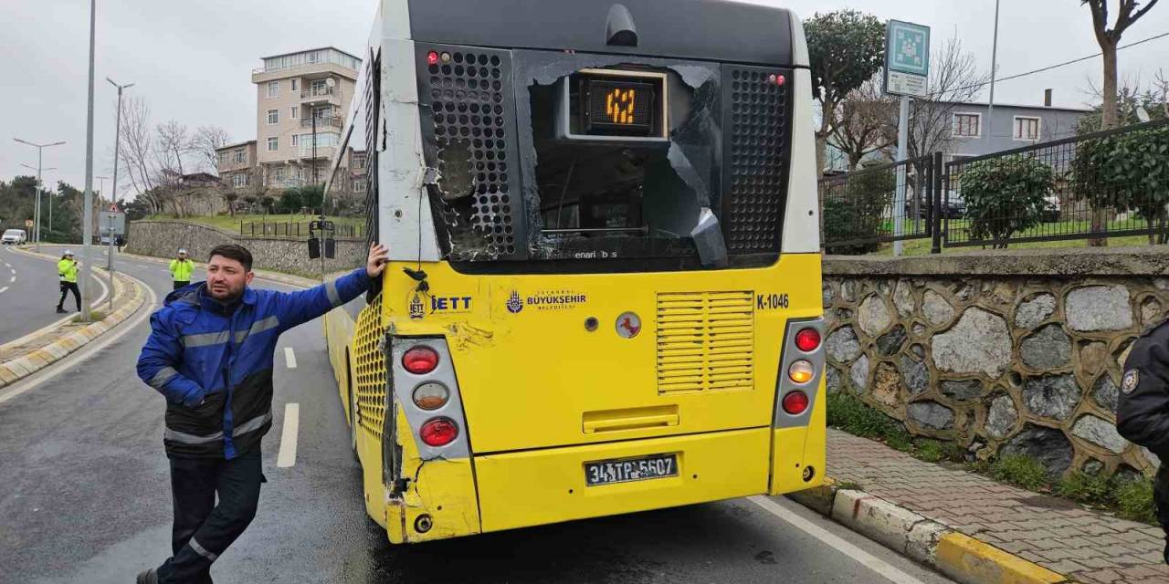 Sarıyer’de Yolcu Almak İçin Yavaşlayan İett Otobüsüne, Çöp Kamyonu Çarptı: 2’si Ağır 3 Yaralı