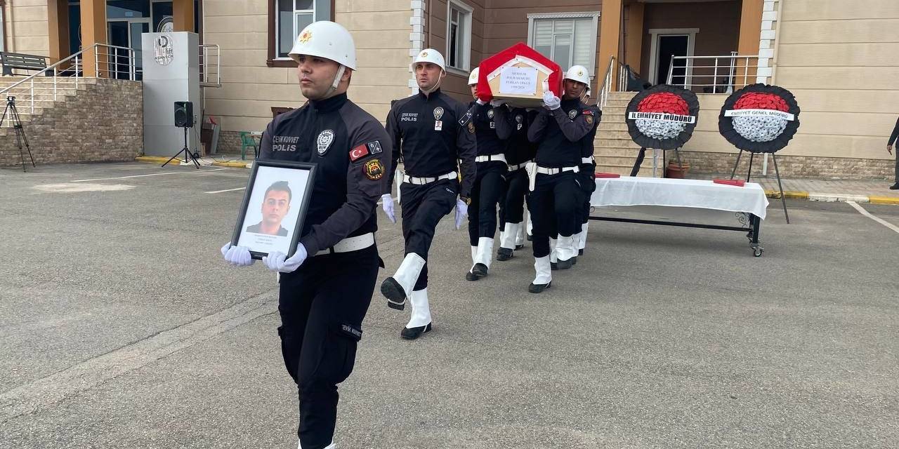 Kazada Ölen Polis Memurunun Cenazesi Düzenlenen Törenle Memleketine Gönderildi