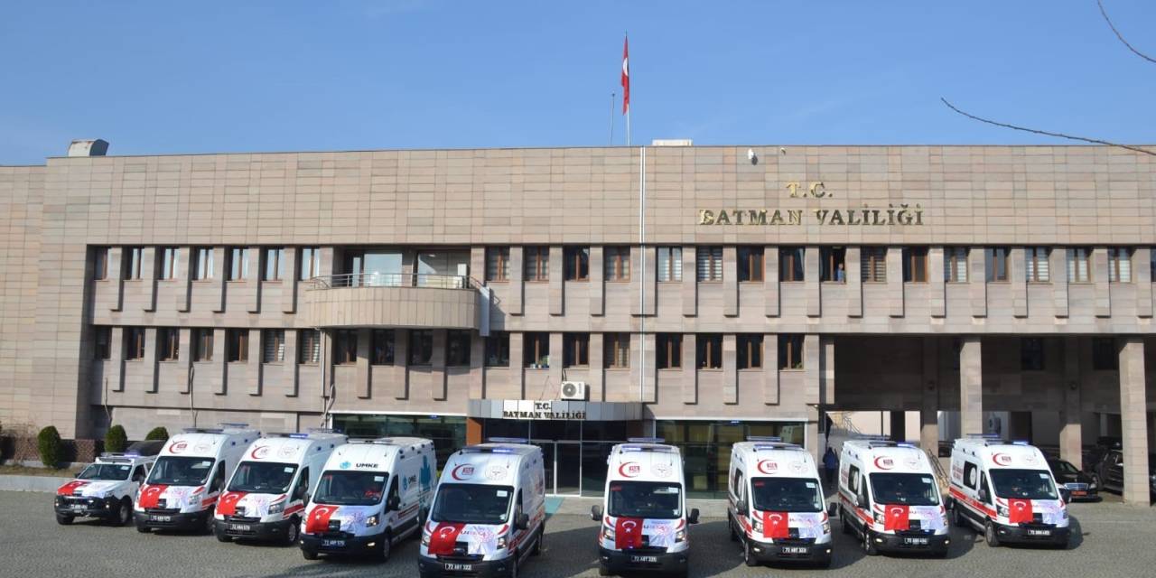 Batman’da 7 Tam Donanımlı Ambulans Ve 2 Umke Aracı Hizmete Alındı