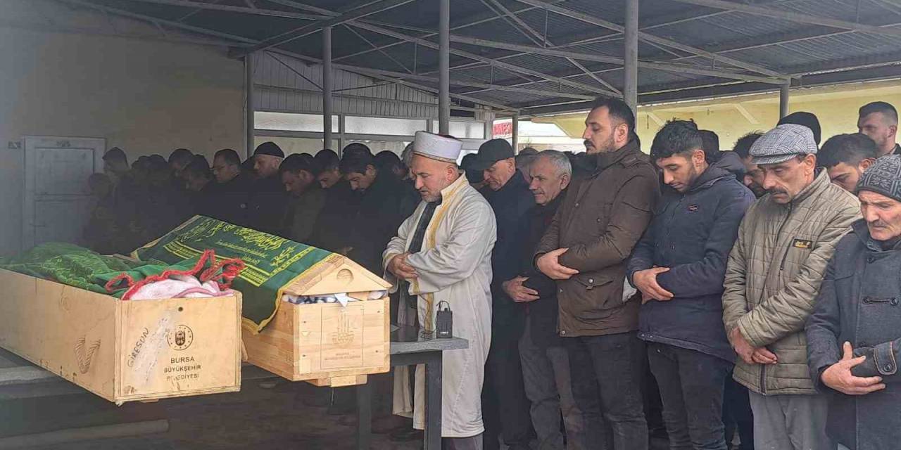Soçi Açıklarında Zehirlenen İki Balıkçı Son Yolculuğuna Uğurlandı