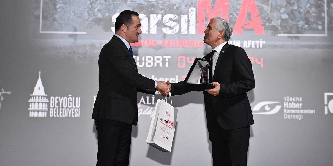 Başkan Kassanov’a Teşekkür Plaketi