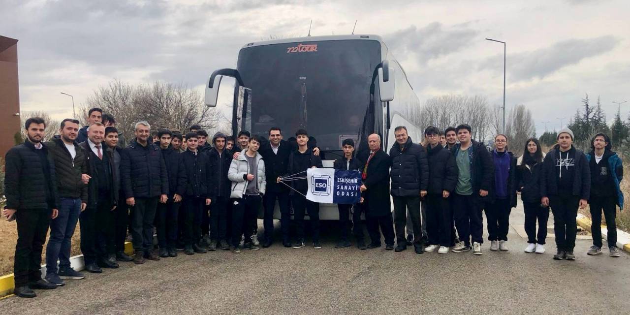 Liseli Gençlerle Teknolojinin Tam Kalbine Ziyaret