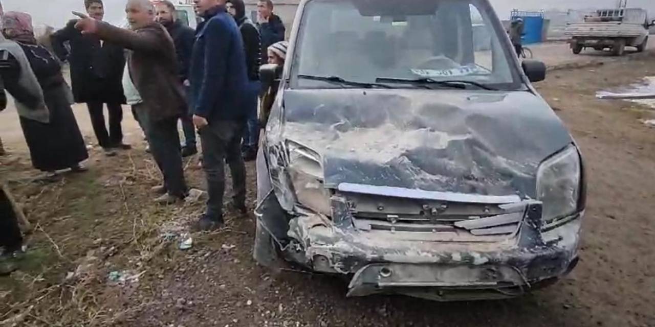 Ağrı’da Kontrolden Çıkan Araç Duvara Çarptı