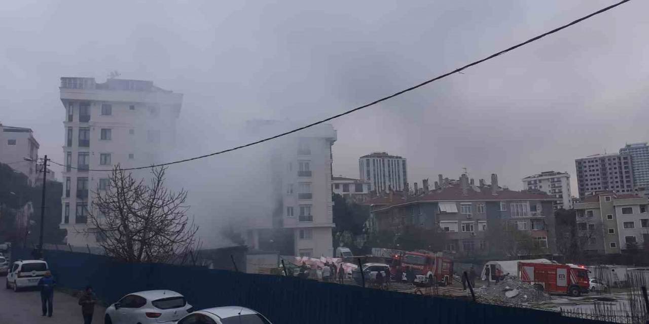 Maltepe’de İşçilerin Kaldığı Konteynerde Yangın Çıktı