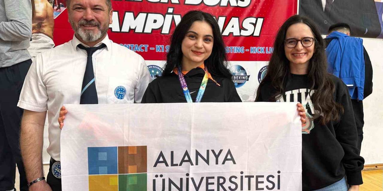 Alanya Üniversitesi’nde Bronz Madalya Sevinci