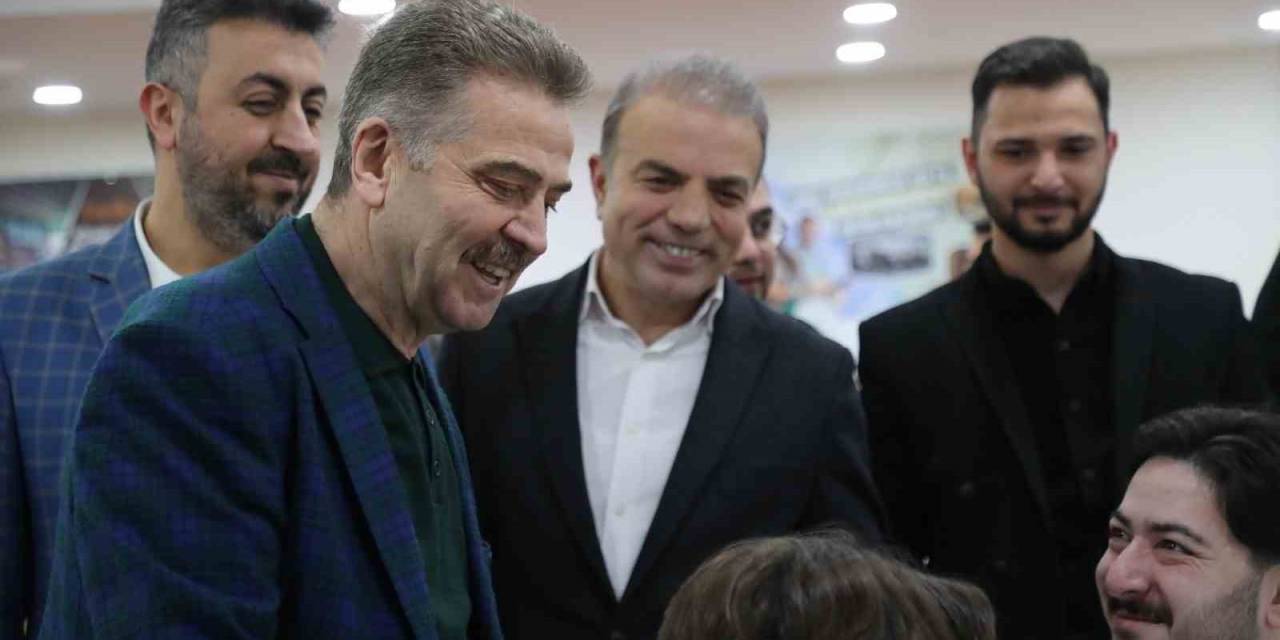 Gaziosmanpaşa Belediye Başkanı Usta Kuaför Esnafını Ağırladı