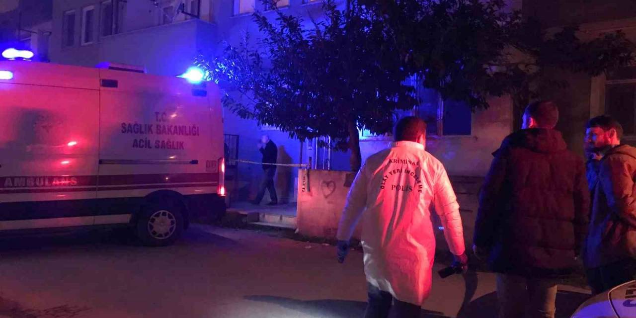 Yatağa Bağlı Babasının Gözü Önünde Komşusu Tarafından Öldürüldü