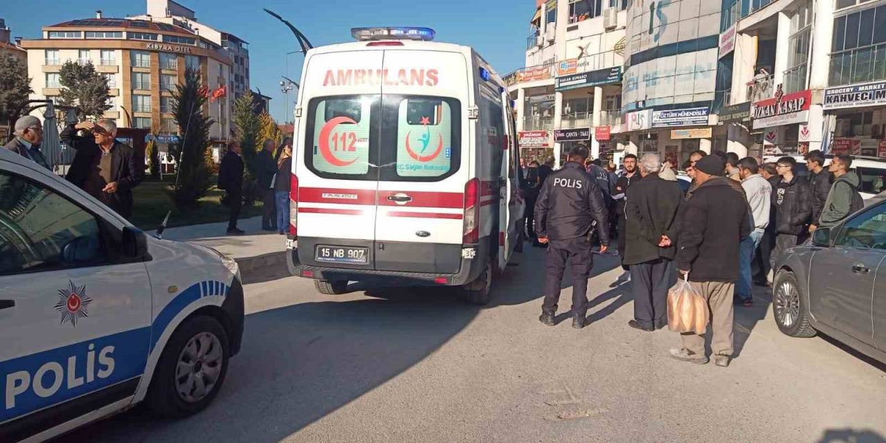 Burdur’da Seyir Halindeki Motosiklet Yayaya Çarptı: 2 Yaralı