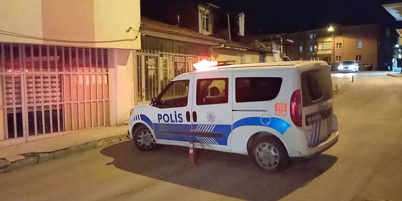 16 Yaşındaki Genç, Bıçaklı Saldırıda Ağır Yaralandı