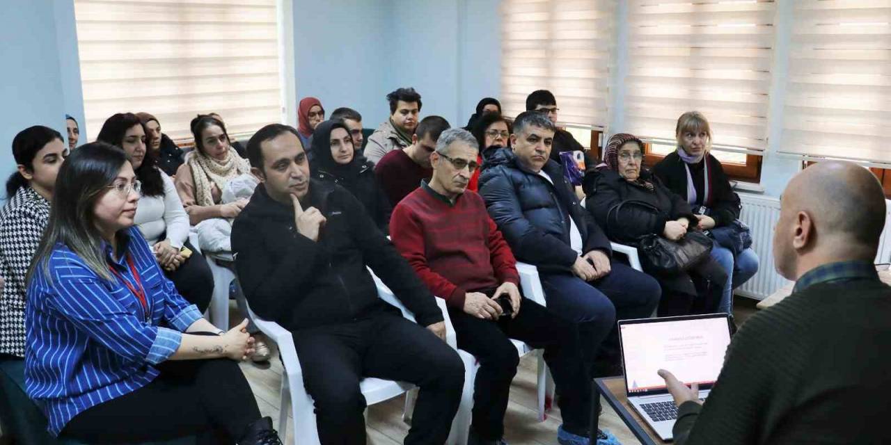 Ailelere Otizm Spektrum Bozukluğu Semineri Verildi
