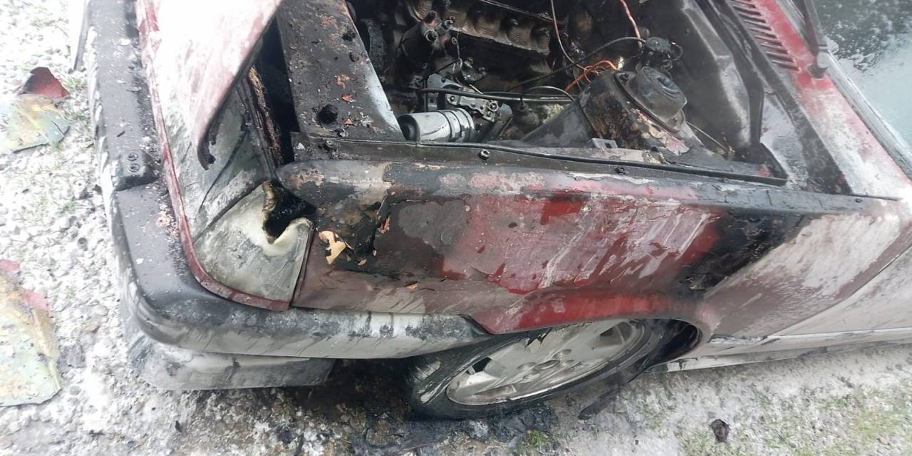 Otomobil Motor Kısmından Yandı