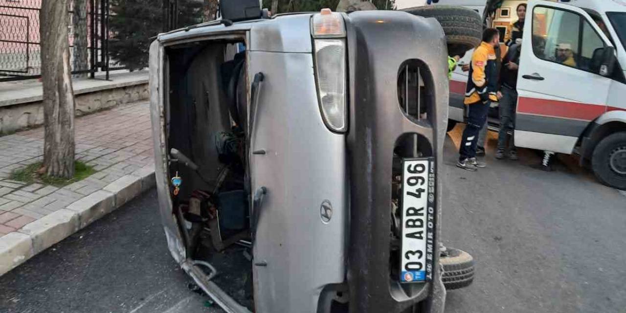 İki Aracın Çarpıştığı Kazada 4 Kişi Yaralandı