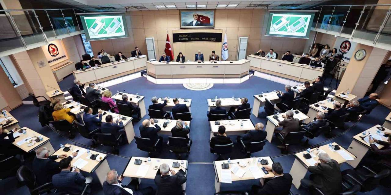 Denizli Büyükşehir Meclisi 5 Yılda 3 Bin 986 Karara İmza Attı