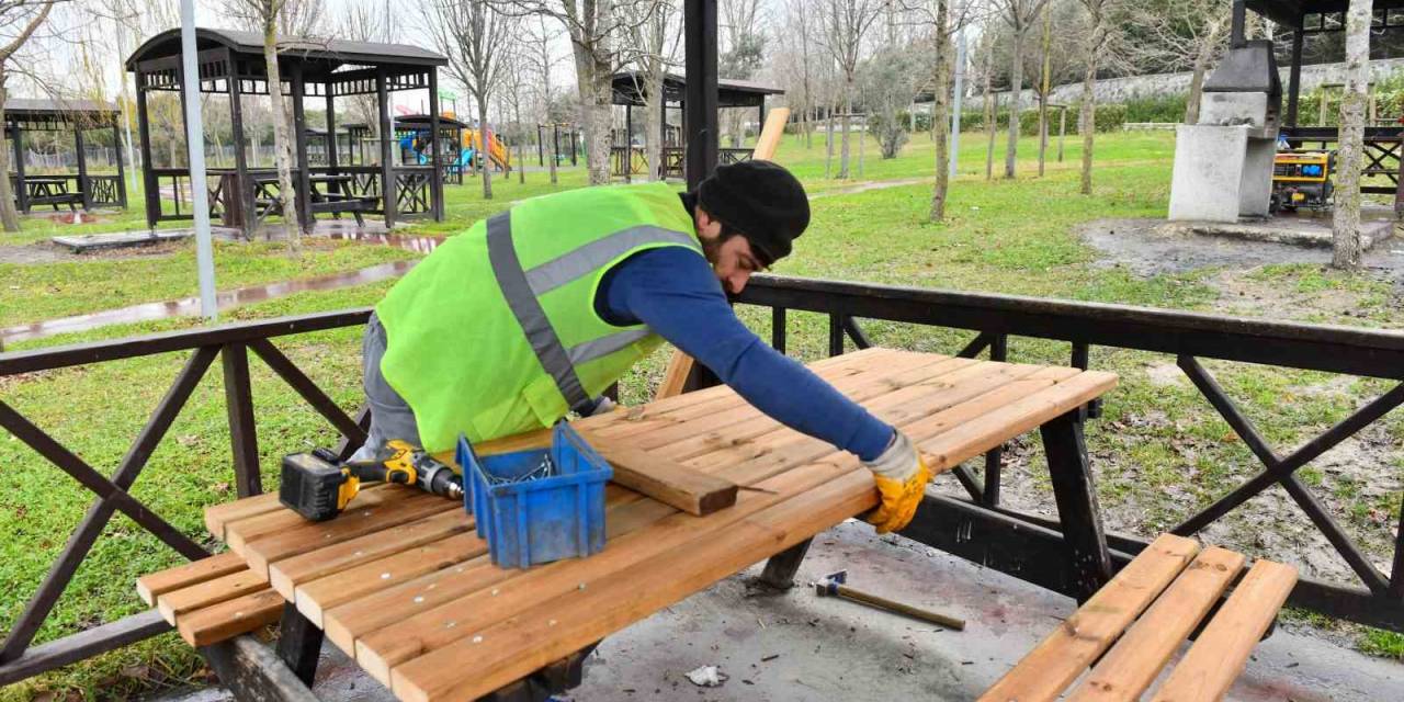 Esenyurt’ta Parklar Bahara Hazırlanıyor