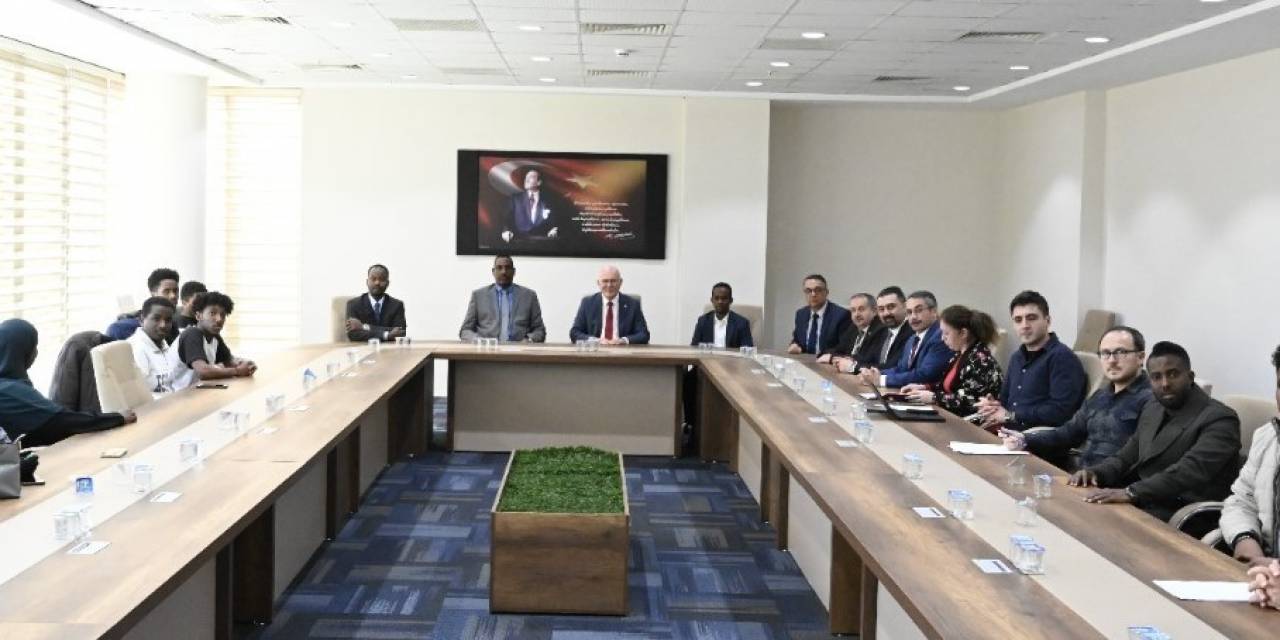 Uşak Üniversitesi Ve Somali Mogadishu Üniversitesi Arasındaki İkili İşbirlikleri Gelişiyor