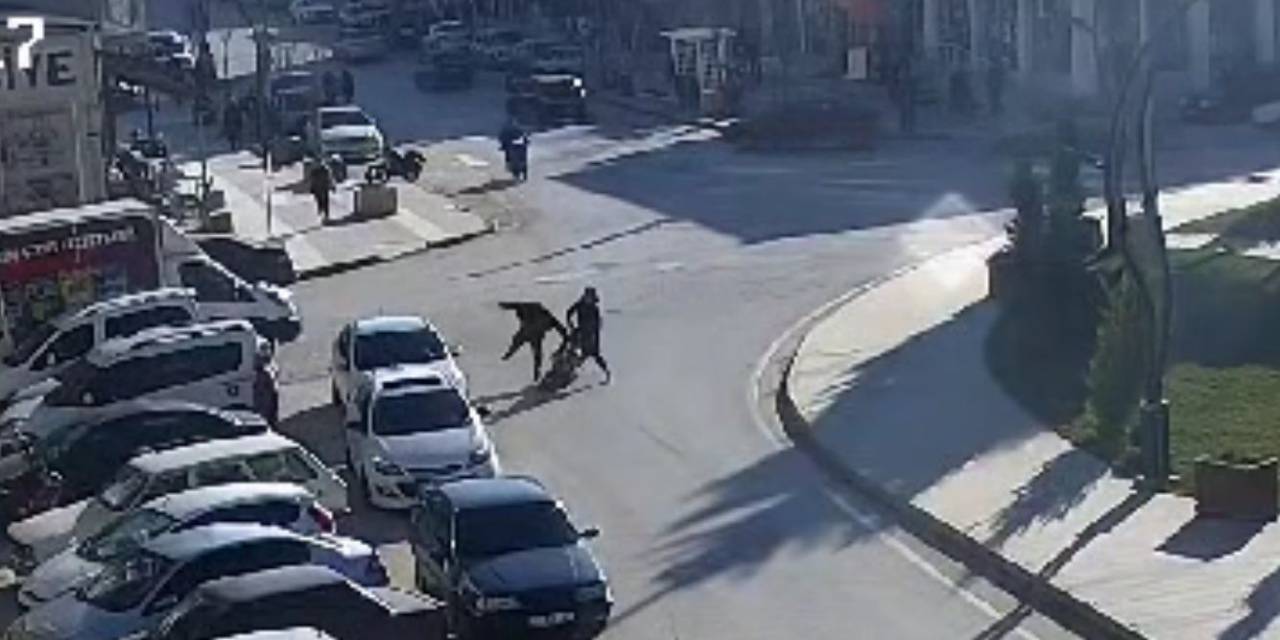 Burdur’da Yola Atlayan Yaya Tereddüt Edince Motosiklet Çarpmasından Kaçamadı