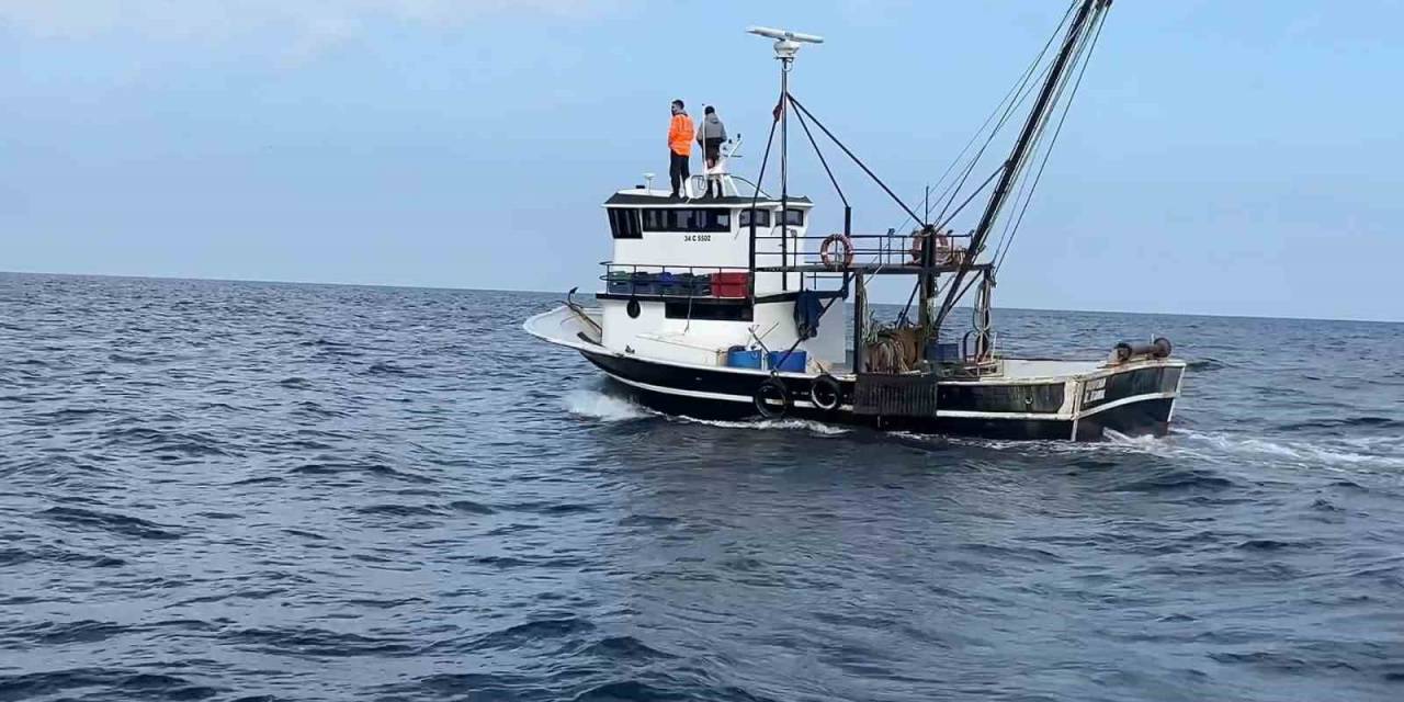 13 Balıkçı Teknesi Arama Çalışmalarına Destek Veriyor